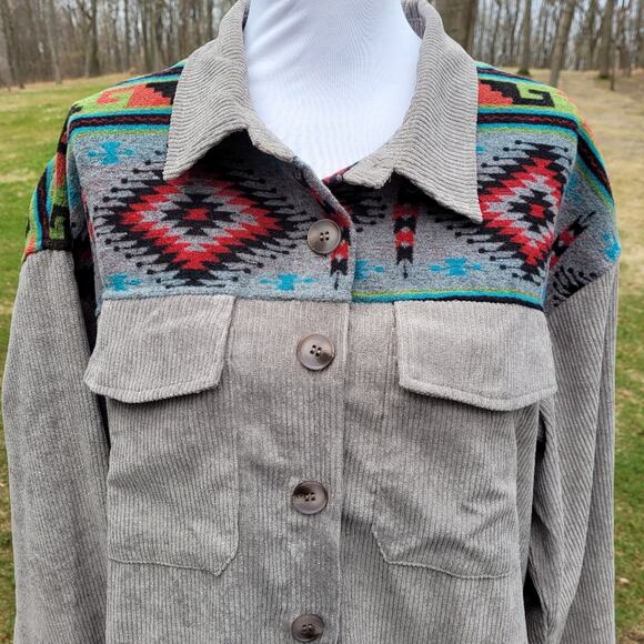 Davi & Dani Gray Wide Wale Corduroy with Southwestern Yoke Shacket size 1XL - Picture 4 of 16